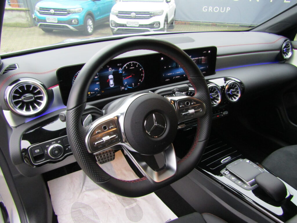 Mercedes-Benz CLA 200 PREMIUM AMG AUTO,BLIND SPOT,MULTIBEAM LED,KEYLESS