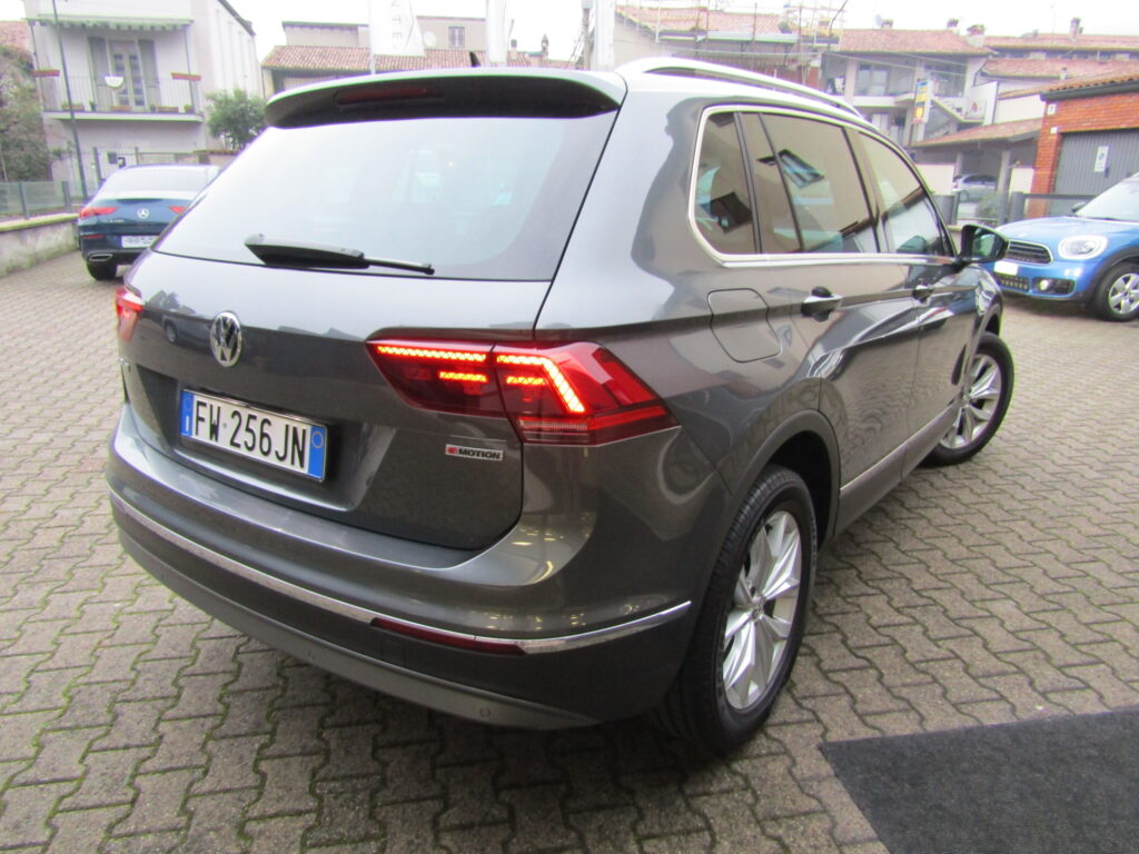 Volkswagen Tiguan 2.0 TDI 4MOTION 150 CV DSG,CERCHI 18,FARI LED,ACC