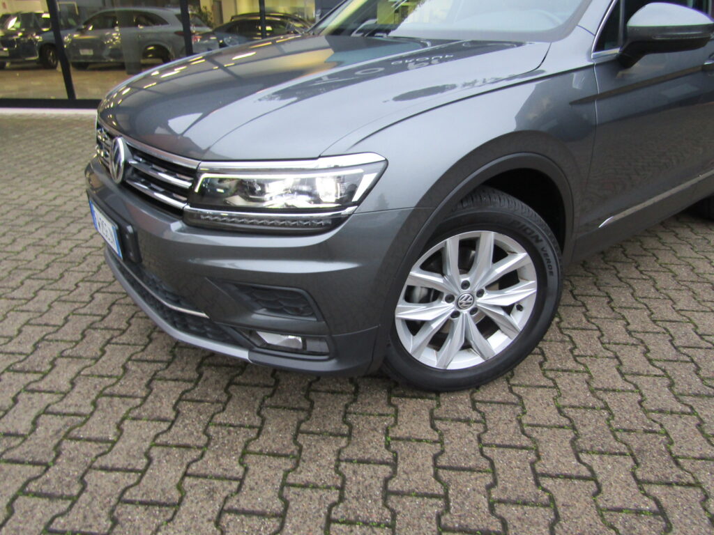 Volkswagen Tiguan 2.0 TDI 4MOTION 150 CV DSG,CERCHI 18,FARI LED,ACC