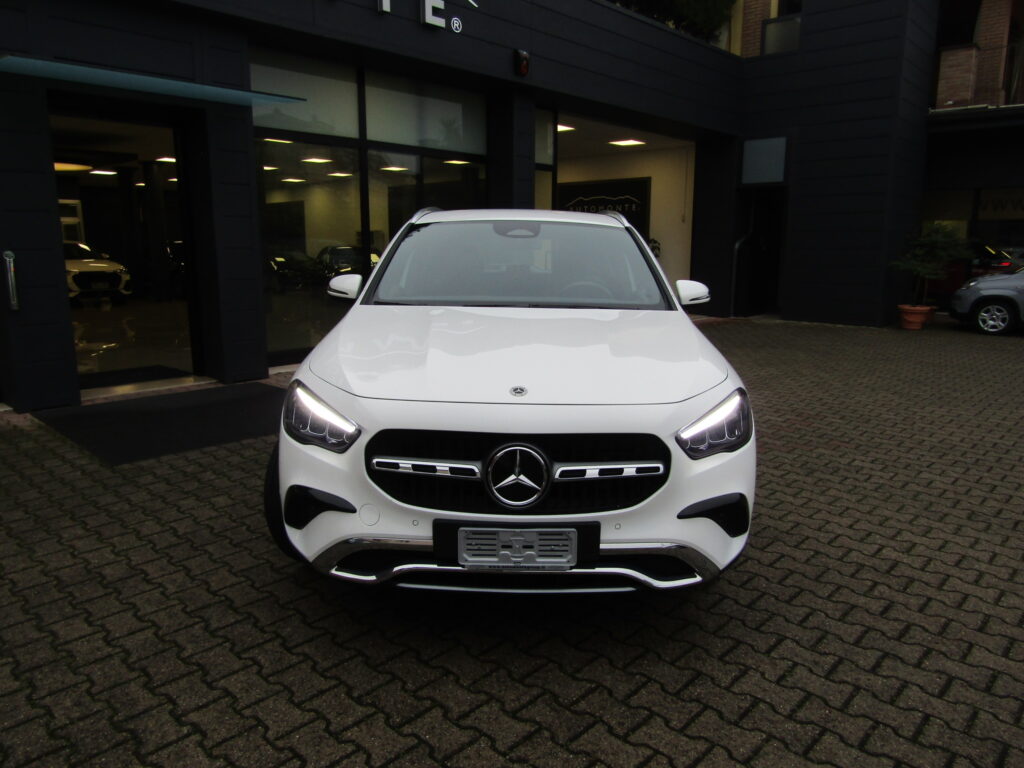 Mercedes-Benz GLA 200 d SPORT 4 MATIC AUTO,CERCHI 18,FARI LED,TELECAMERA