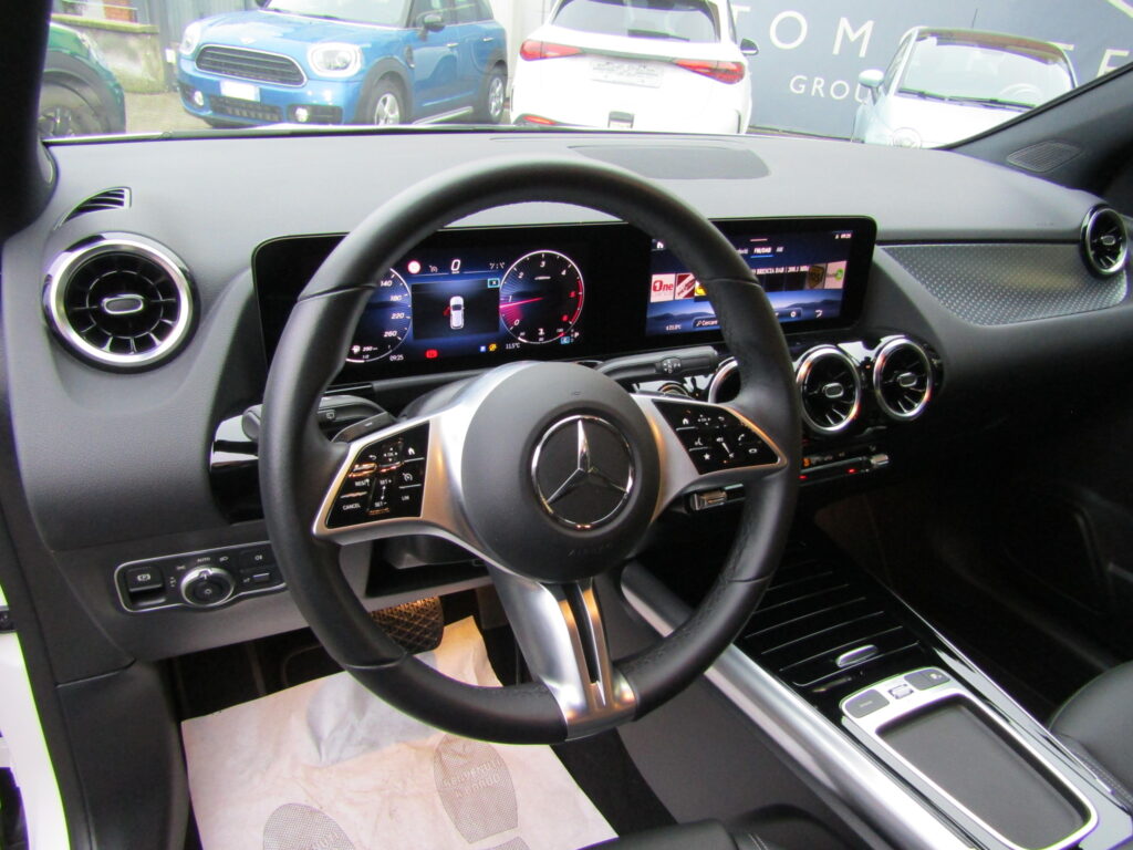 Mercedes-Benz GLA 200 d SPORT 4 MATIC AUTO,CERCHI 18,FARI LED,TELECAMERA