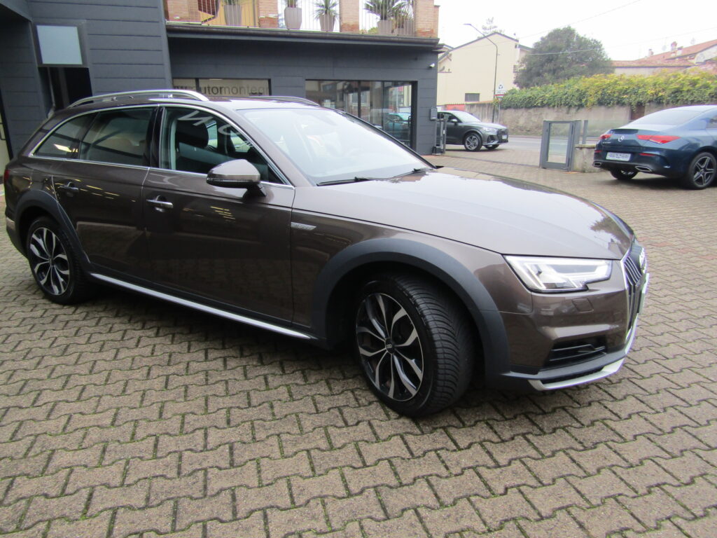 Audi A4 allroad 2.0 TDI BUSINESS 163CV S-TRONIC,CERCHI 18,NAVI,LED