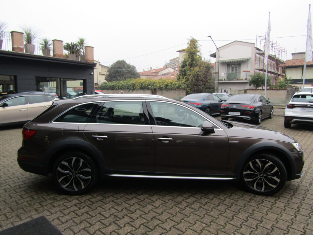 Audi A4 allroad 2.0 TDI BUSINESS 163CV S-TRONIC,CERCHI 18,NAVI,LED