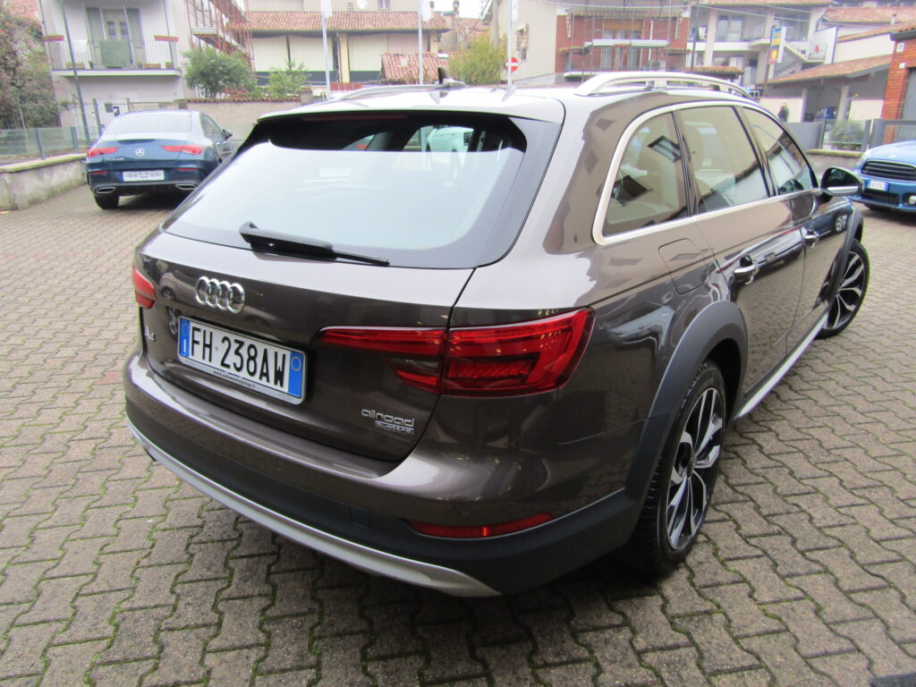 Audi A4 allroad 2.0 TDI BUSINESS 163CV S-TRONIC,CERCHI 18,NAVI,LED