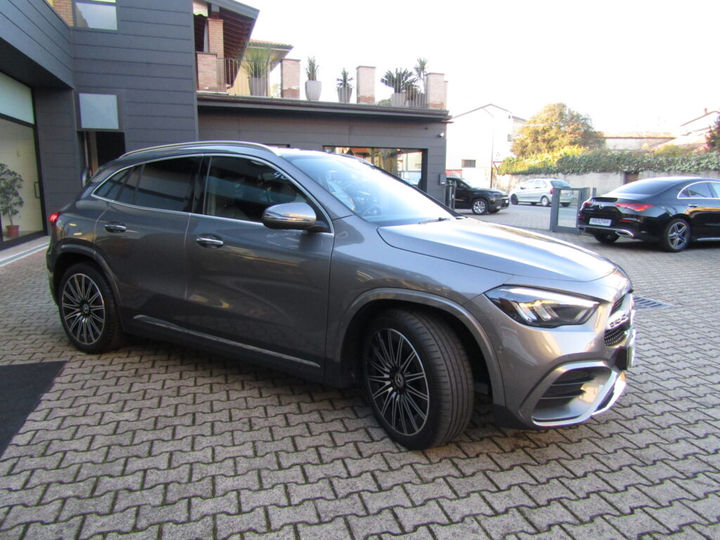 Mercedes-Benz GLA 200 BENZ.MHEV PREMIUM AMG AUTO,CERCHI 20,BLIND SPOT