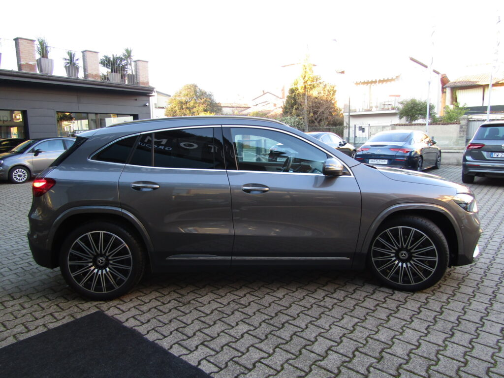 Mercedes-Benz GLA 200 BENZ.MHEV PREMIUM AMG AUTO,CERCHI 20,BLIND SPOT