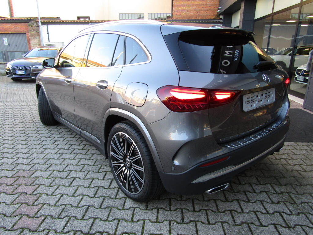 Mercedes-Benz GLA 200 BENZ.MHEV PREMIUM AMG AUTO,CERCHI 20,BLIND SPOT