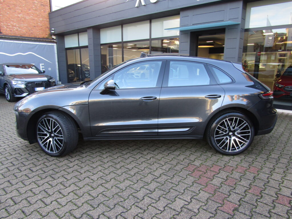 Porsche Macan 2.0 T 265CV,CERCHI 21,TETTO,PELLE,ACC,GANCIO ELET.