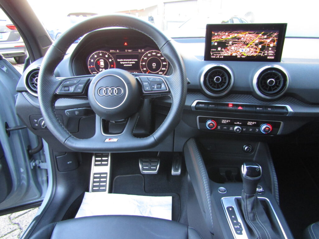 Audi Q2 35 1.5 TFSI SLINE 150CV AUTO,CERCHI 19,LED,CARPLAY